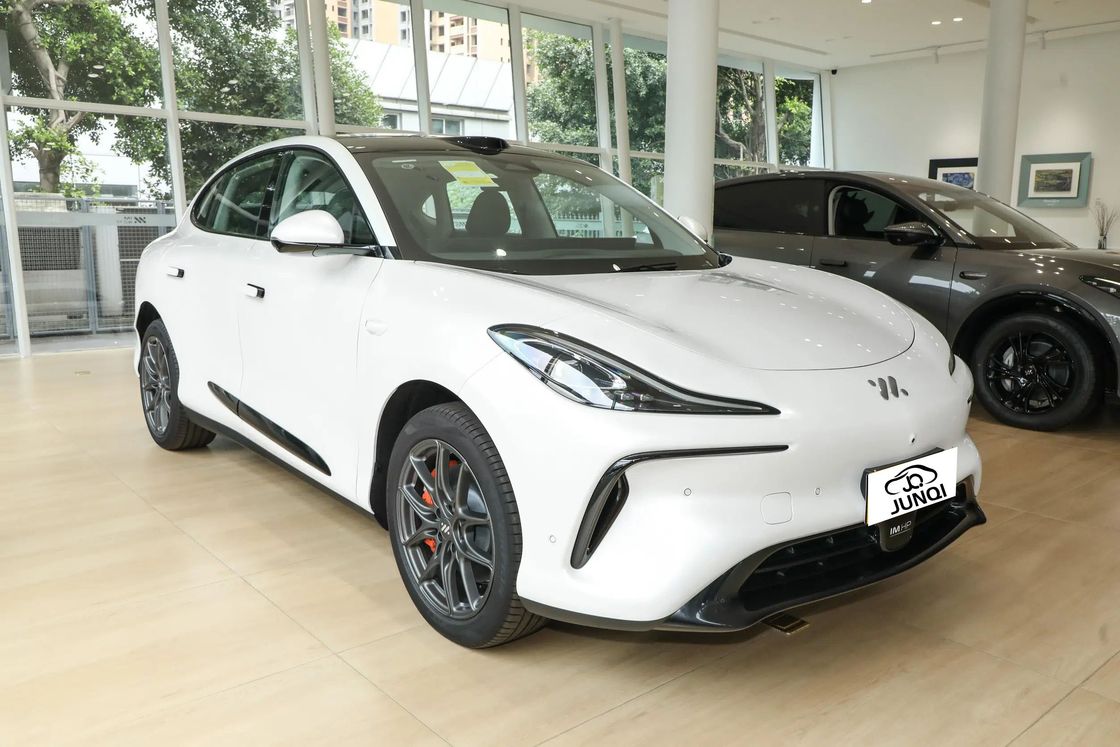 Zhiji LS6 IM Carro Elétrico 4 Portas 5 Assentos SUV 760km Long Range New Energy Carro Elétrico
