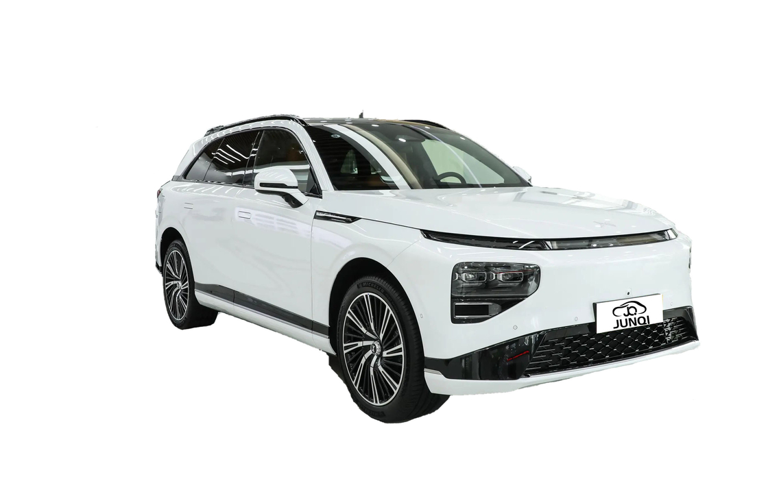Xpeng G9 SUV elétrico de 15,6 polegadas com tela sensível ao toque e painel de instrumentos de 12,3 polegadas
