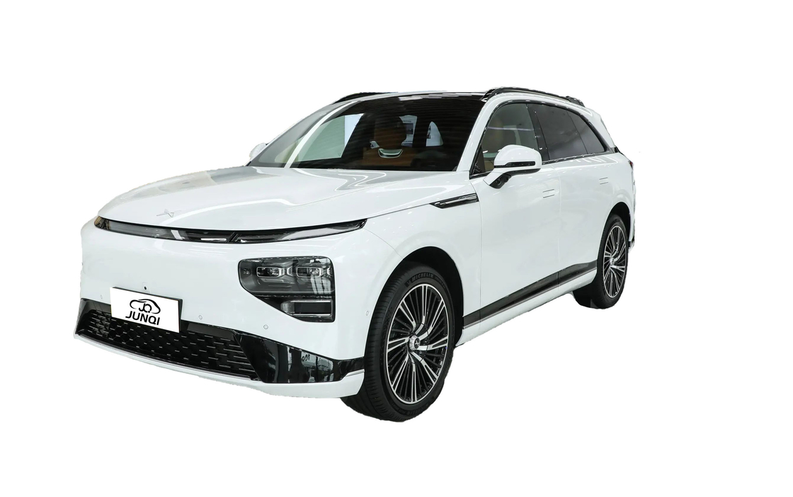 Xpeng G9 SUV elétrico de 15,6 polegadas com tela sensível ao toque e painel de instrumentos de 12,3 polegadas