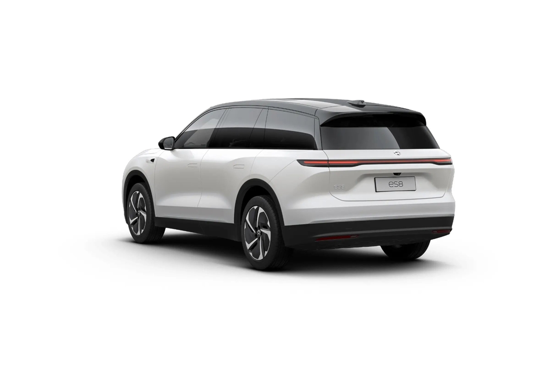 Dual motor NIO ES8 SUV elétrico com grelha frontal ousada e faróis LED distintos