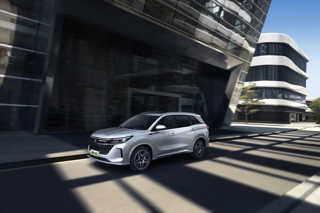 5 lugares AWD Seres Carro elétrico SUV 120 cavalos e condução livre de emissões