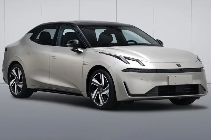 Lynk Co 07 2024 modelo Em-P 126km Long Battery Life Novo carro versátil Solução de mobilidade sustentável para consumidores urbanos