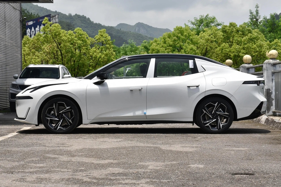 500 km Lynk & Co Full Electric SUV Car Plug In Hybrid Carregamento rápido 0,45 horas
