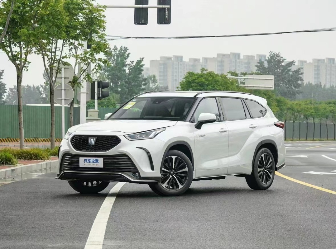 Toyota Crown Land Release Lufang Carro Elétrico All Wheel Drive EV 155 mph Velocidade máxima