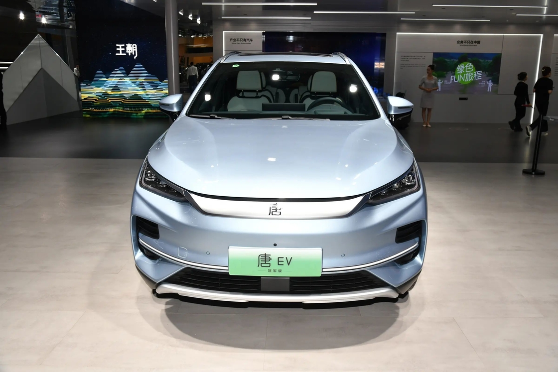 4WD New Energy BYD EV Car 112Km Tipo exclusivo Emblema Byd Tang DM-I