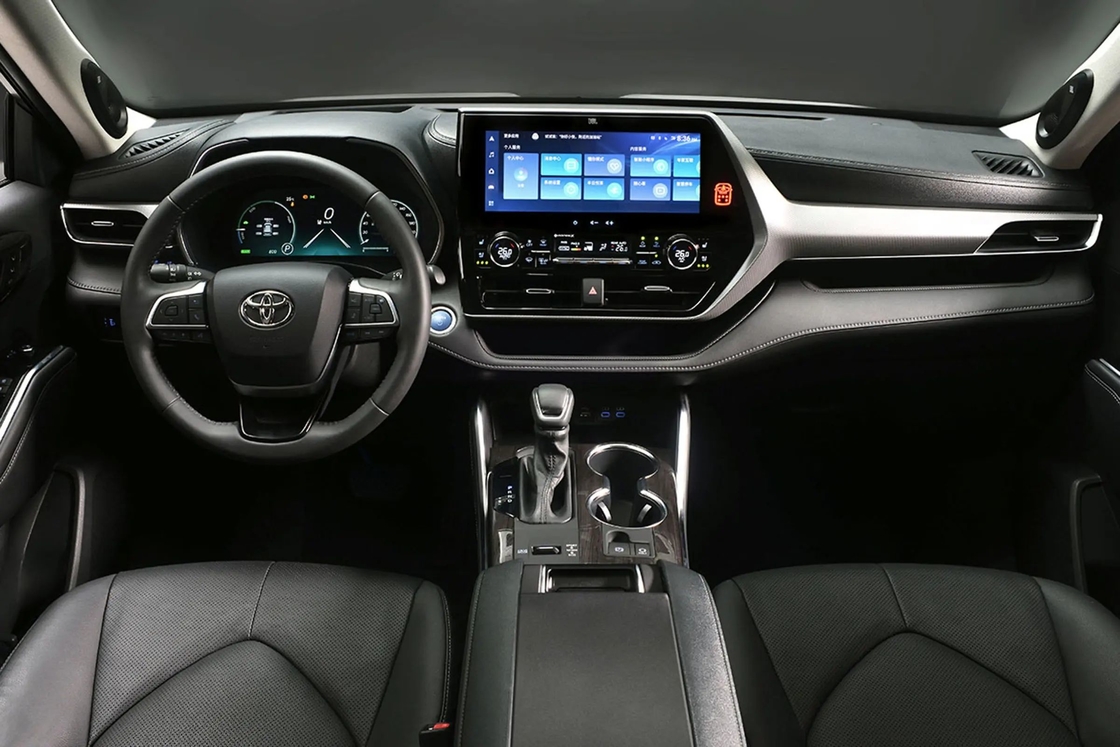 4 portas 5 lugares Toyota Highlander Carro com combustível Turbocompressor e sistema híbrido