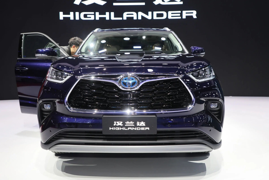 4 portas 5 lugares Toyota Highlander Carro com combustível Turbocompressor e sistema híbrido