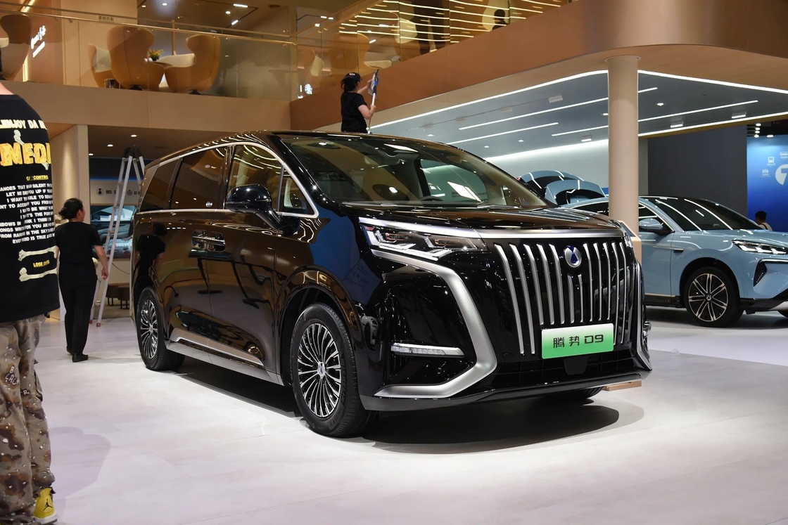 Descubra o próximo nível de luxo e desempenho com o BYD Electric Car tengshi D9