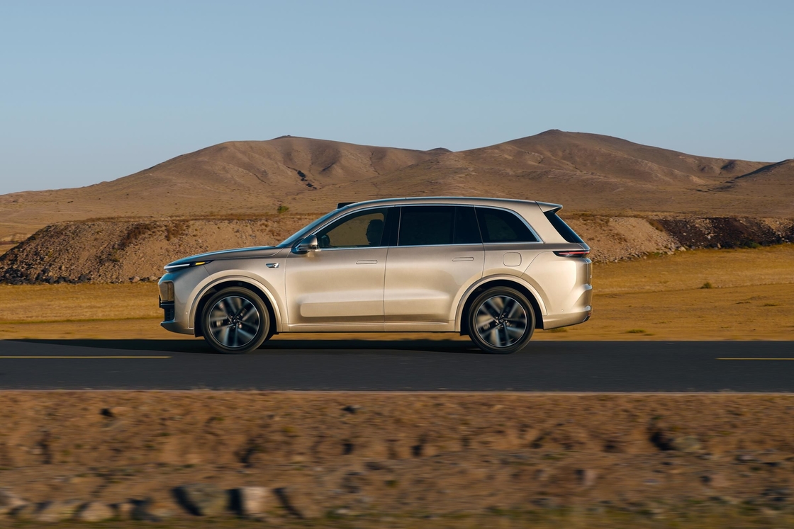 5 portas 6 lugares L8 Lixiang carro elétrico SUV Direção esquerda Com 800 km de autonomia
