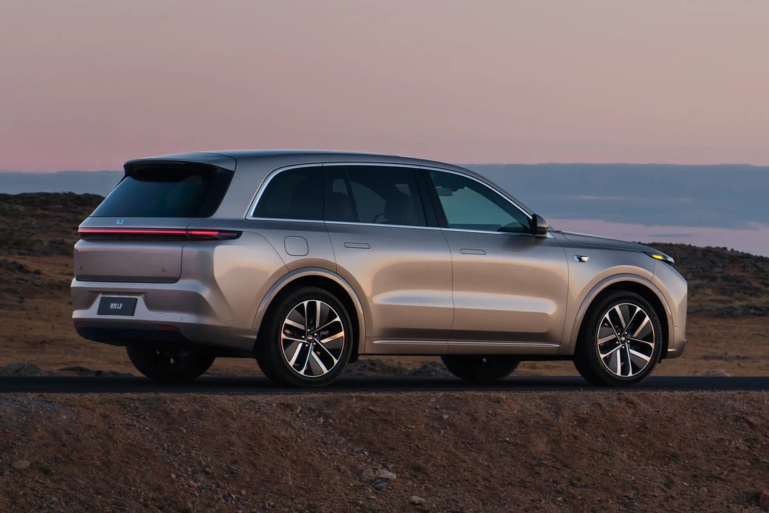 5 portas 6 lugares L8 Lixiang carro elétrico SUV Direção esquerda Com 800 km de autonomia