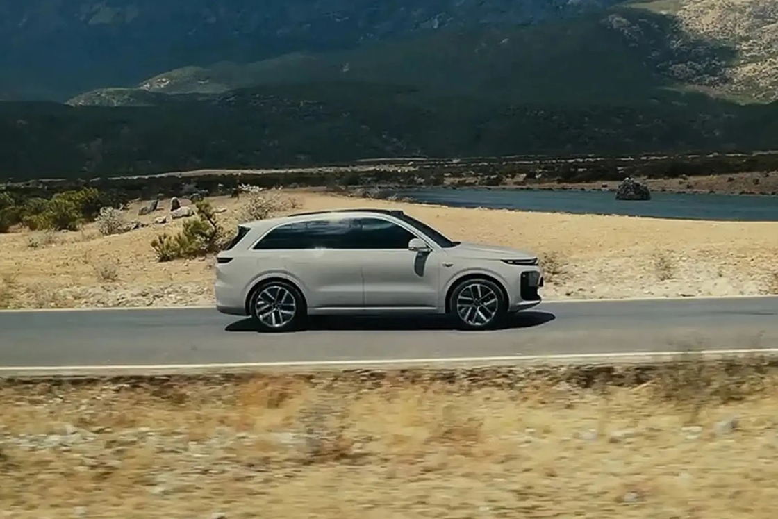 Carro Elétrico Lixiang L6 SUV de alto desempenho com extensor de alcance de 1,5 T e alcance de 1390 km Interação de quatro telas e assentos de luxo