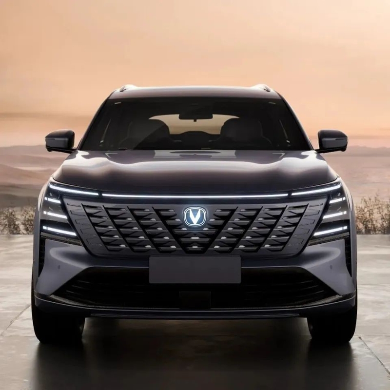 5 lugares Changan Carro a gasolina Sedan Tipo CS75 Plus Tração dianteira 200km/h
