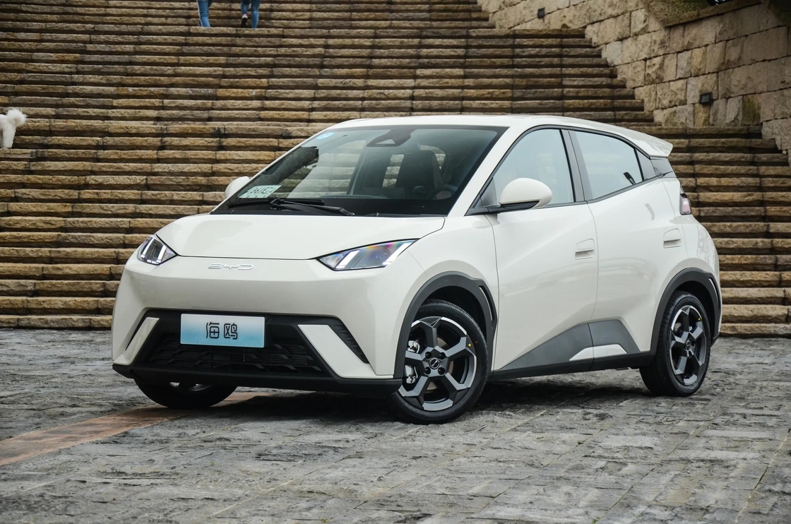 Carros elétricos usados multicolor opcionais de segunda mão Byd Foca de golfinho Gaivão vendido
