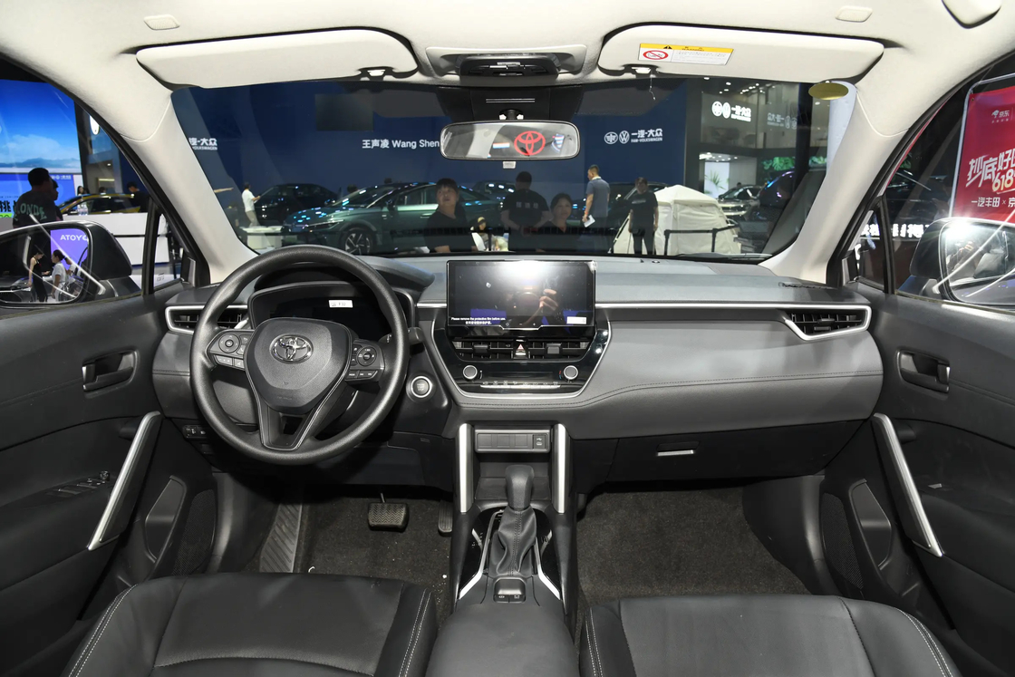 Automóvel Toyota Corolla de gasolina média FWD para viagens diárias e viagens de fim de semana