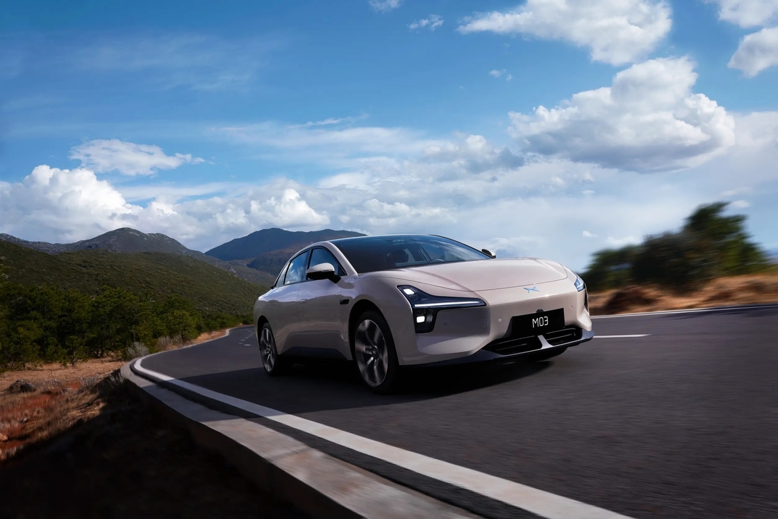 Carro Elétrico Xiaopeng Com Características Avançadas de Segurança para uma Experiência de Direção Sem Preocupações