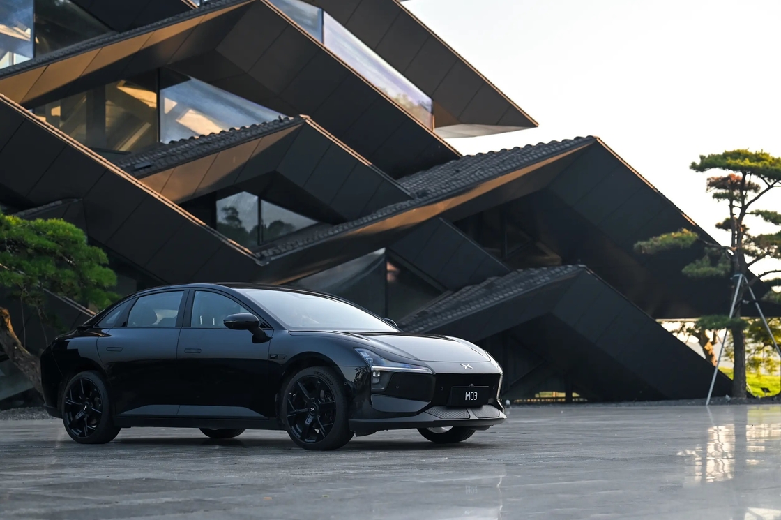 Carro Elétrico Xiaopeng Com Características Avançadas de Segurança para uma Experiência de Direção Sem Preocupações