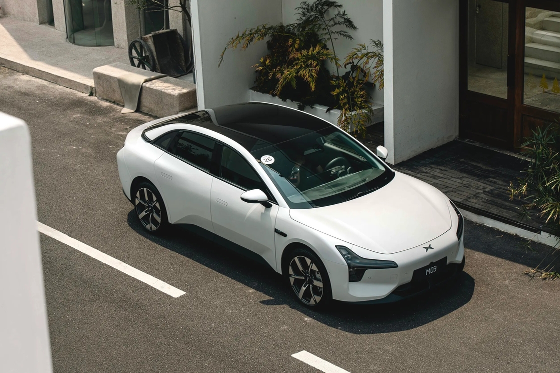 Carro Elétrico Xiaopeng Com Características Avançadas de Segurança para uma Experiência de Direção Sem Preocupações