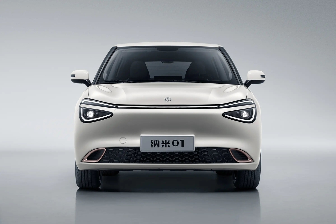 Automóvel 4 lugares Dongfeng Nami Box veículo de energia nova 4 rodas carro elétrico veículos adultos feitos na China Ev Carro de alta velocidade 100km / h