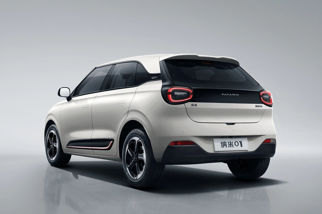 Automóvel 4 lugares Dongfeng Nami Box veículo de energia nova 4 rodas carro elétrico veículos adultos feitos na China Ev Carro de alta velocidade 100km / h
