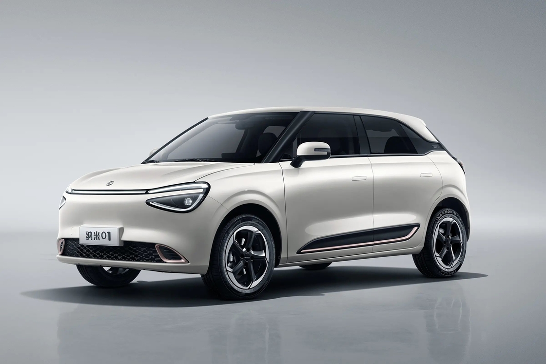 Automóvel 4 lugares Dongfeng Nami Box veículo de energia nova 4 rodas carro elétrico veículos adultos feitos na China Ev Carro de alta velocidade 100km / h