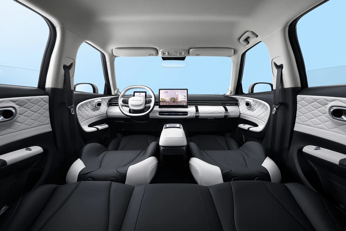 Automóvel 4 lugares Dongfeng Nami Box veículo de energia nova 4 rodas carro elétrico veículos adultos feitos na China Ev Carro de alta velocidade 100km / h