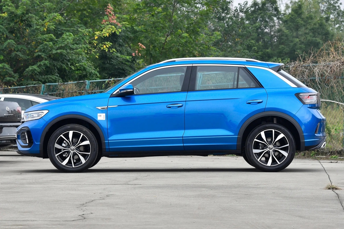 VOLKSWAGENs T-ROC 2024 2025 300TSI DSG 2WD STARLIGHT NOVA BENZOLINA SUV compacto barato carro de gasolina feito na China em estoque VW TROC