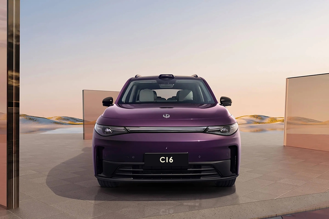 Carros híbridos de luxo 2024 Leapmotor C16 SUV de 5 portas e 6 lugares 134KM Long Range Veículos de energia nova fabricados na China para venda