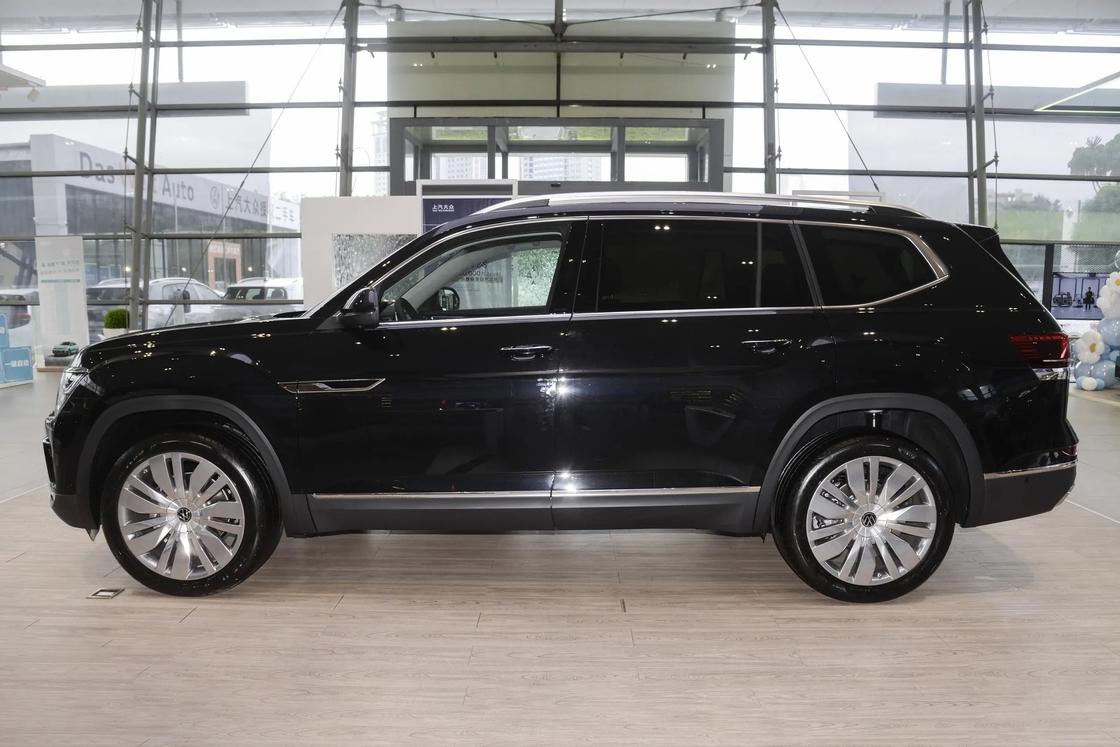 VW Touron 2.5T-A/MT-530 4WD versão emblemática SUV de 7 lugares