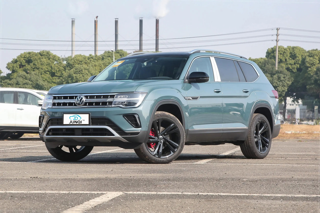 China Carro Usado VW Touron 2.5T-A/MT-530 versão emblemática 4WD 7 lugares SUV de grande espaço