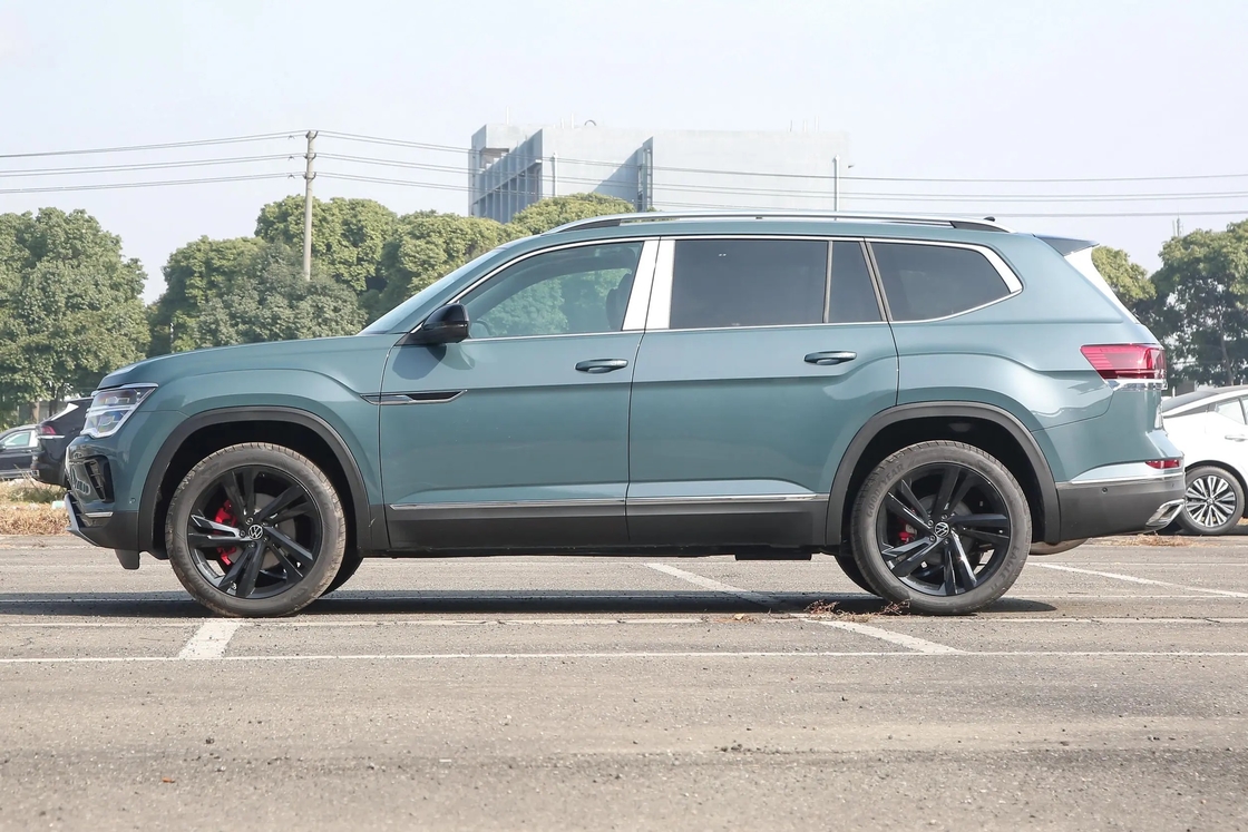 VW Touron 2.5T-A/MT-530 4WD versão emblemática SUV de 7 lugares